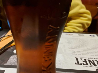 Clover Irish Pub