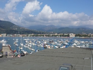 Yacht Club
