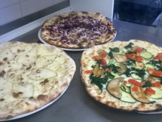 Happy Pizza