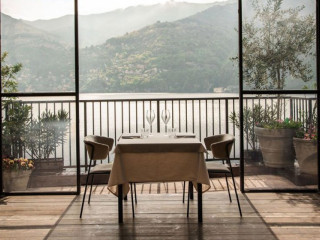 Una Finestra Sul Lago