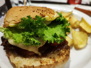 Ivy's Burger