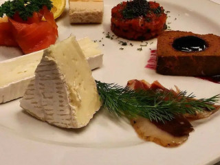 Charly's Sauciere