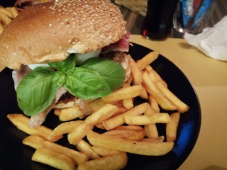 Thomson Pub