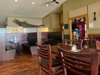 Wakeside Restaurant Bar
