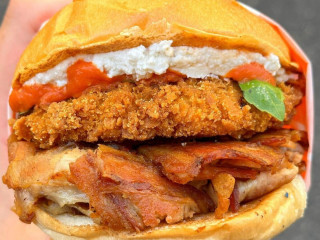 Puok Burger Store Spaccanapoli