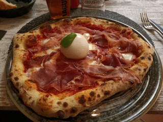Dedo's Lounge