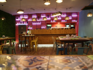 Waiki Tropical Sushi