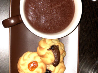 Nicola's Caffe