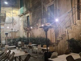 Déjà Vu Bar Restaurant