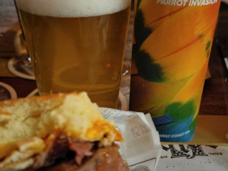 Cabral Pub