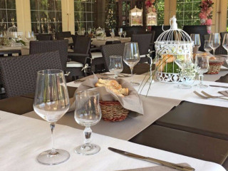 Moorea Food Wine