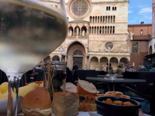 Metropolitan Cafe'