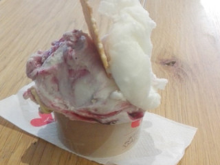 Gelateria In Galleria