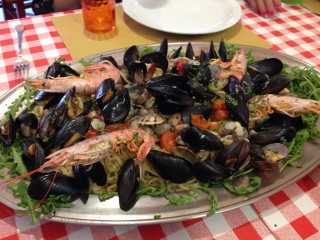 Senza Pensieri Taverna Antisfiga Pub Pizzeria