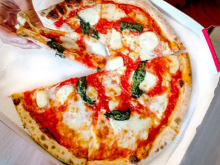 L' Angolo Della Pizza