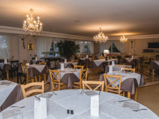 Pizzeria Pulcinella Da Michele E Desiree