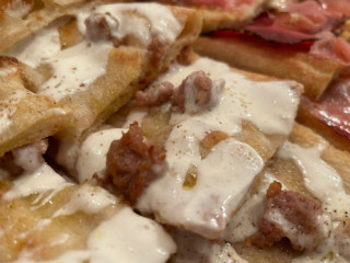 Alberto's Pizza