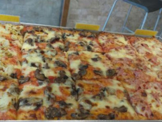 C'e' Pizza E Pizza Di Crescentini E Schiavon