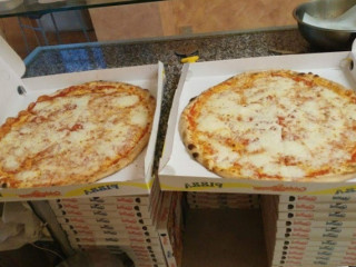 Pizzeria King Di Amer Youssef Saad Sharobim Emel