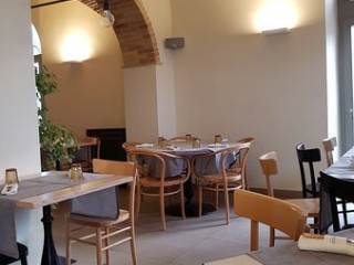 Atto Secondo Al Teatro