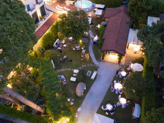 La Dolce Vita Lounge