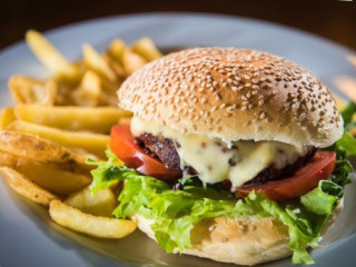 La Forneria Con Grill E Cucina