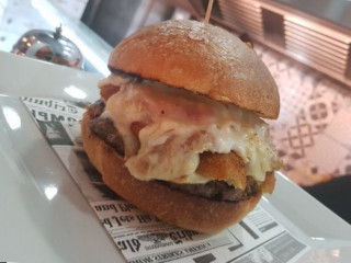 Pani Burger Store