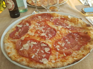 Lino's Pizzeria