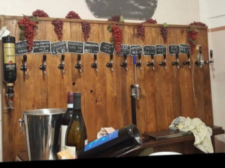 Elyluva Winebar