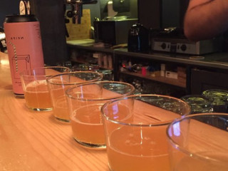 Black Hole Craft Beer, Cocktail Food