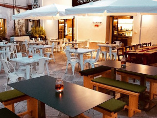 Diverso Cafe’ Food