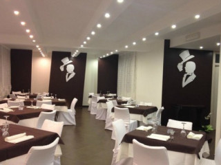 Chapeau, Pizzeria