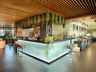 The Secret Garden Restaurant Cocktails Bar