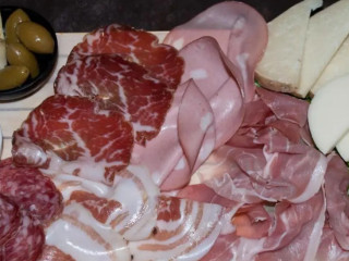 Tin Bota