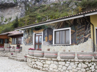La Cantina