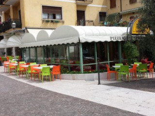 Pizzeria Caprice