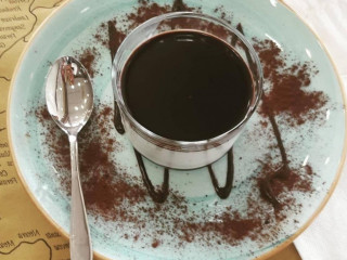 Benzi Wash Cafe