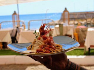 Pyrgo Cafe'