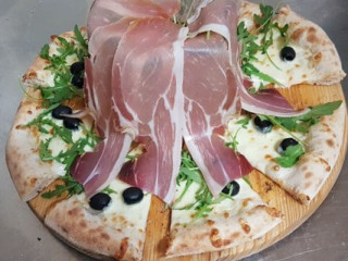 Aquarium Pizzeria