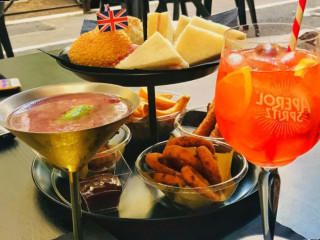 Cosmopolitan Pub