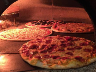 Pizzeria Contovello-n Kuntevelu