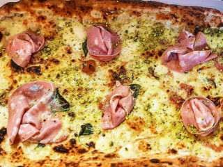 Sciuscia A Pizz