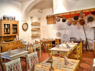 La Barbera Enoteca E Training Restaurant