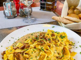 Pizzeria Bar Restaurant Weisses Roessl