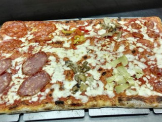 Stuzzico Pizzetteria