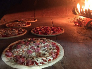 Le Farniole Trattoria Braceria Pizzeria Forno A Legna