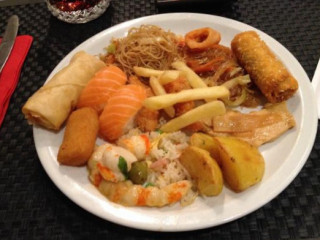 Eight Wok Sushi Lounge