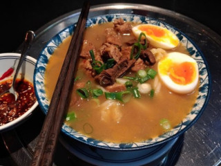 Ba Hot Pot