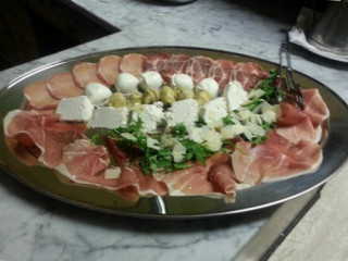 E Pizzeria Villa Delle Rose