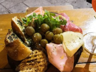 Dami Cafe